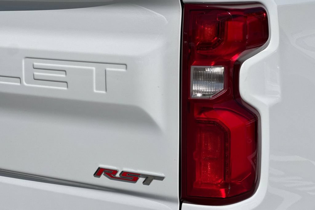 Used 2021 Chevrolet Silverado 1500 RST AWD/4WD image 32