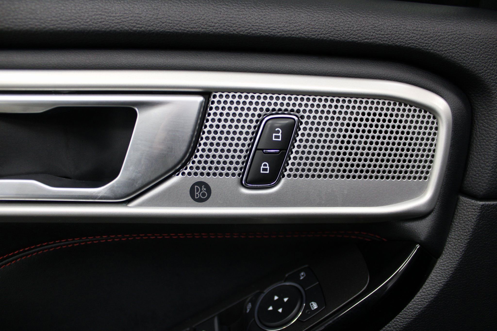 Used 2023 Ford Explorer ST-Line w/ Class IV Trailer Tow Package image 16