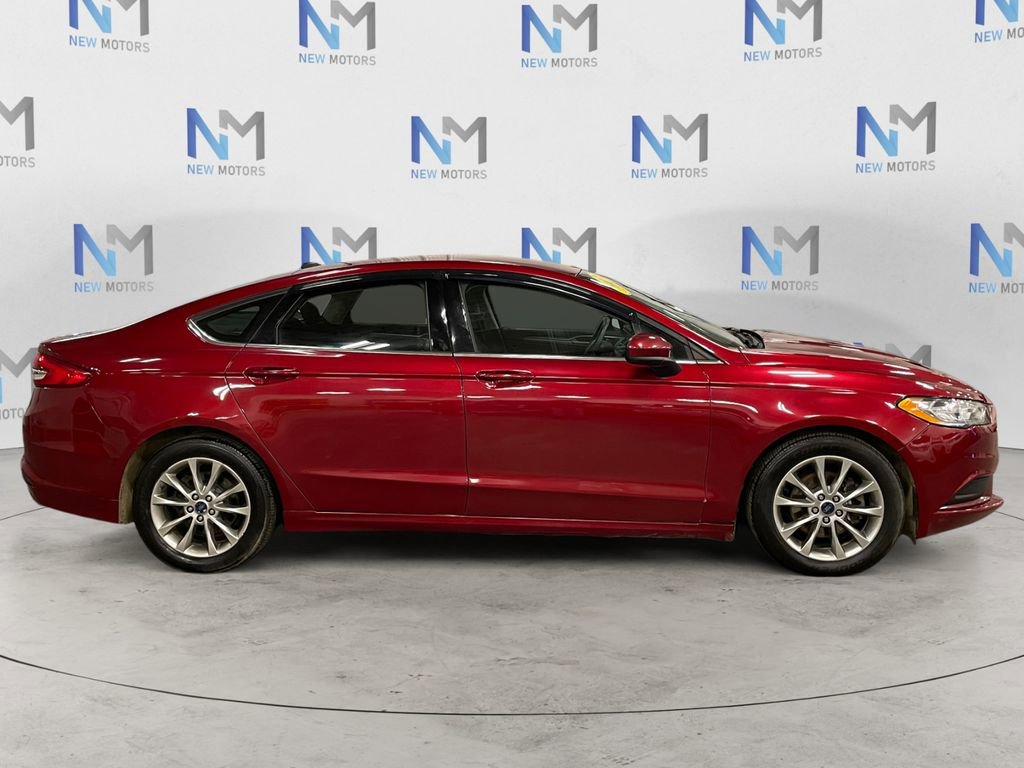 Used 2017 Ford Fusion SE FWD image 6