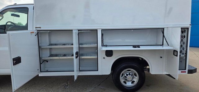 New 2025 Chevrolet Express 3500 w/ Power Convenience Package image 4