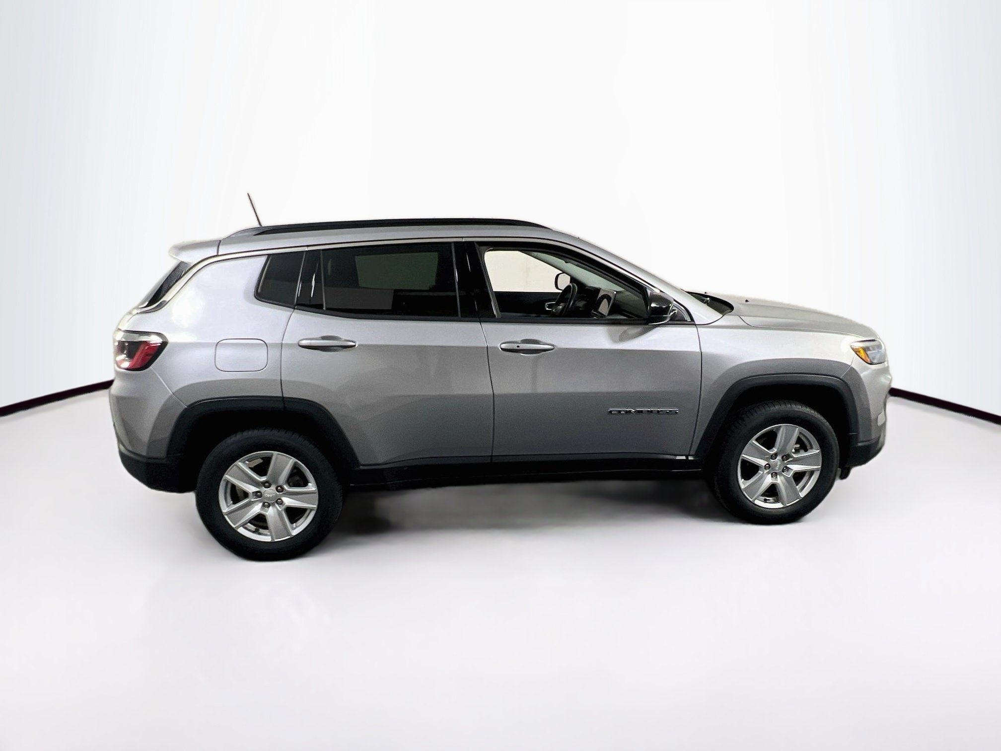 Used 2022 Jeep Compass Latitude w/ Convenience Group AWD/4WD image 4