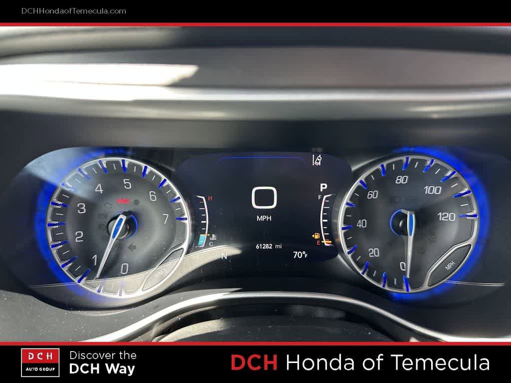 Used 2023 Chrysler Pacifica Touring-L FWD image 10
