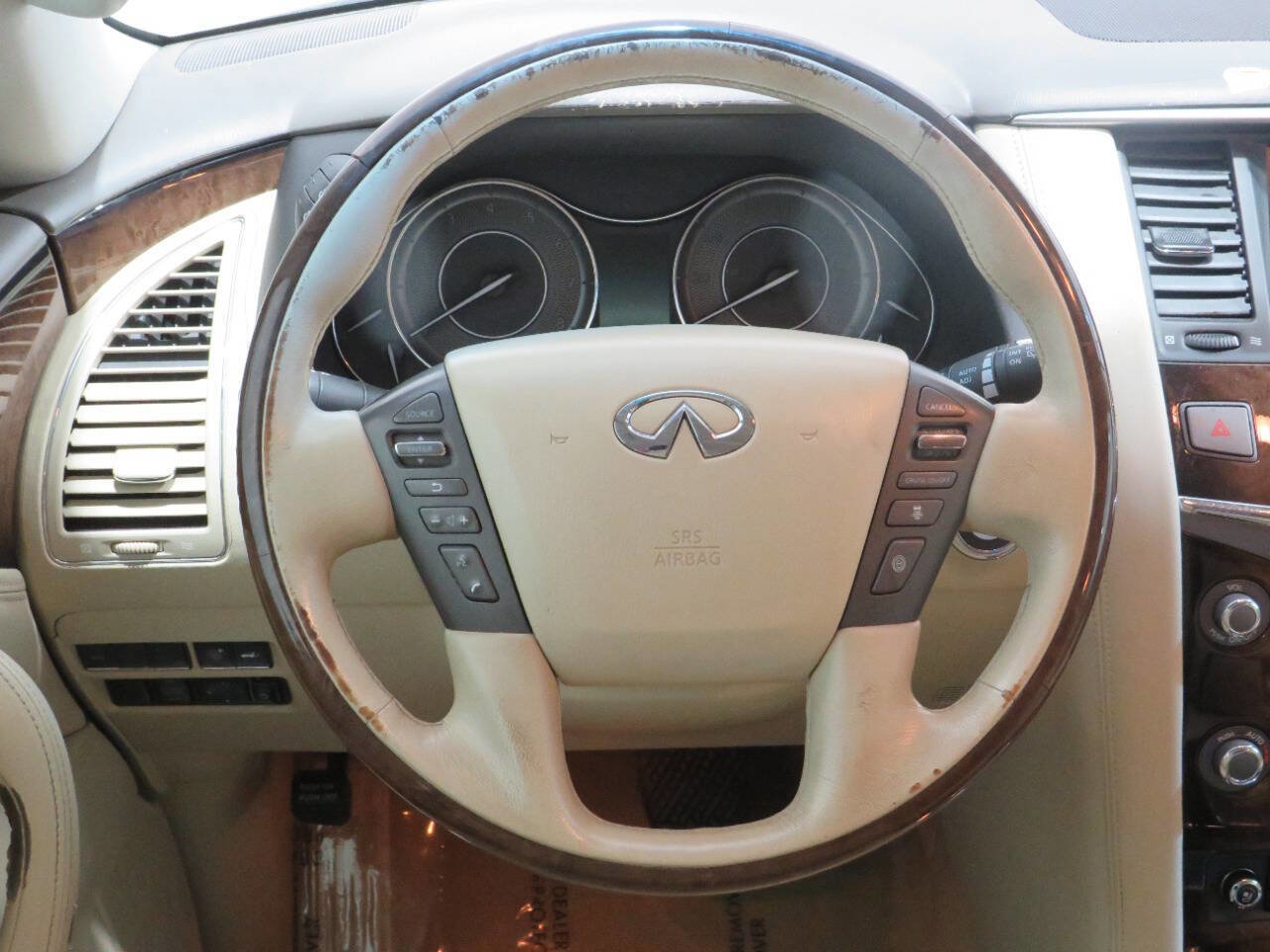 Used 2011 INFINITI QX56 4WD w/ Deluxe Touring Pkg image 15