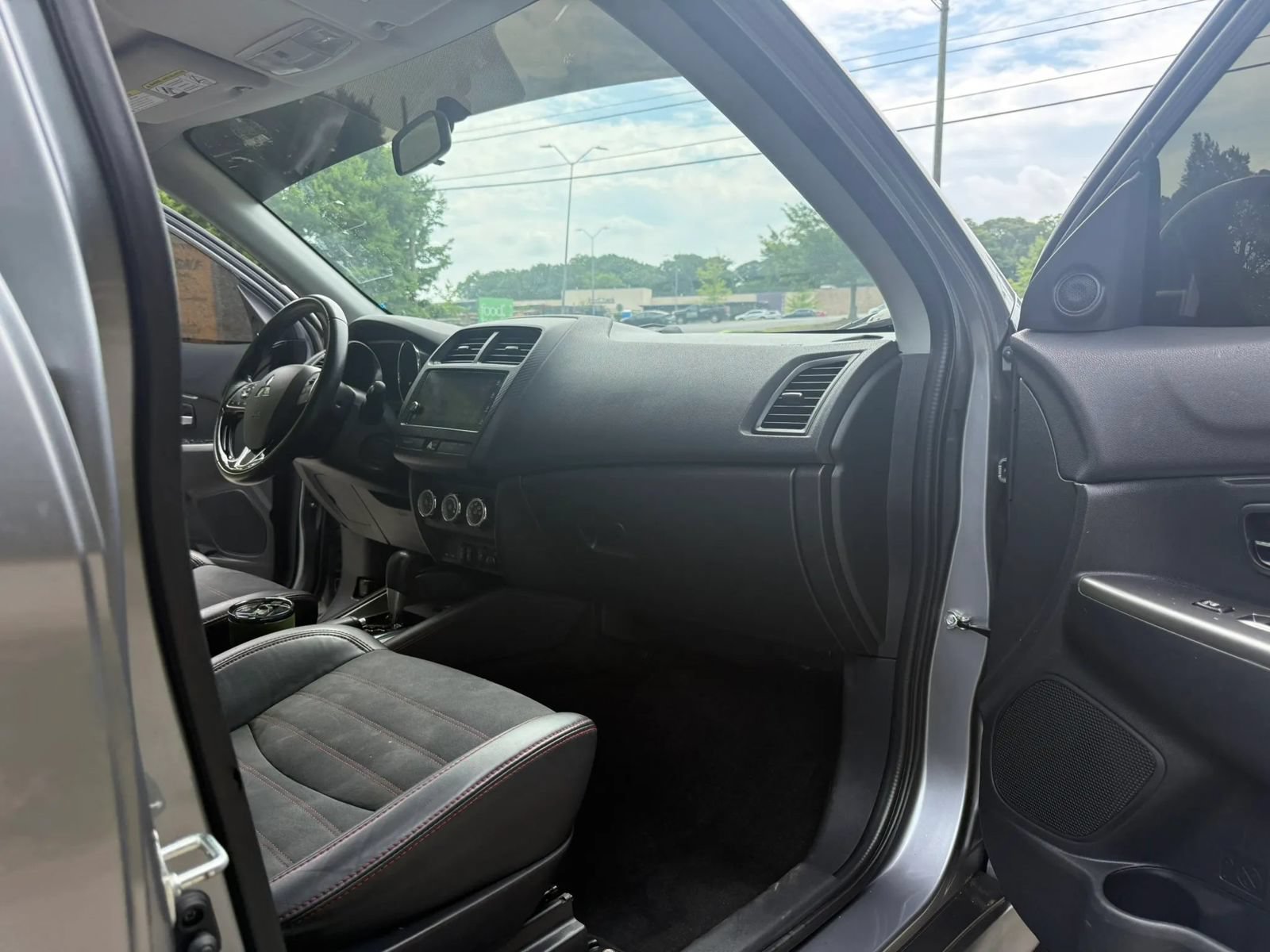 Used 2018 Mitsubishi Outlander Sport SE AWD/4WD image 12