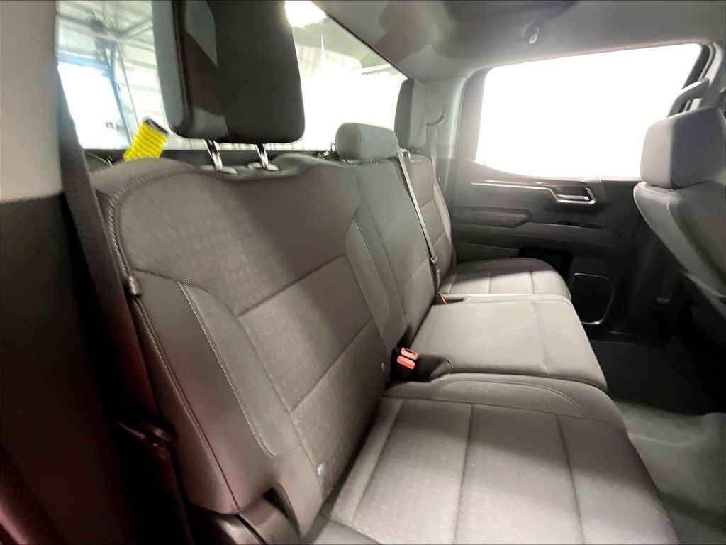 Used 2023 Chevrolet Silverado 1500 LT AWD/4WD image 16