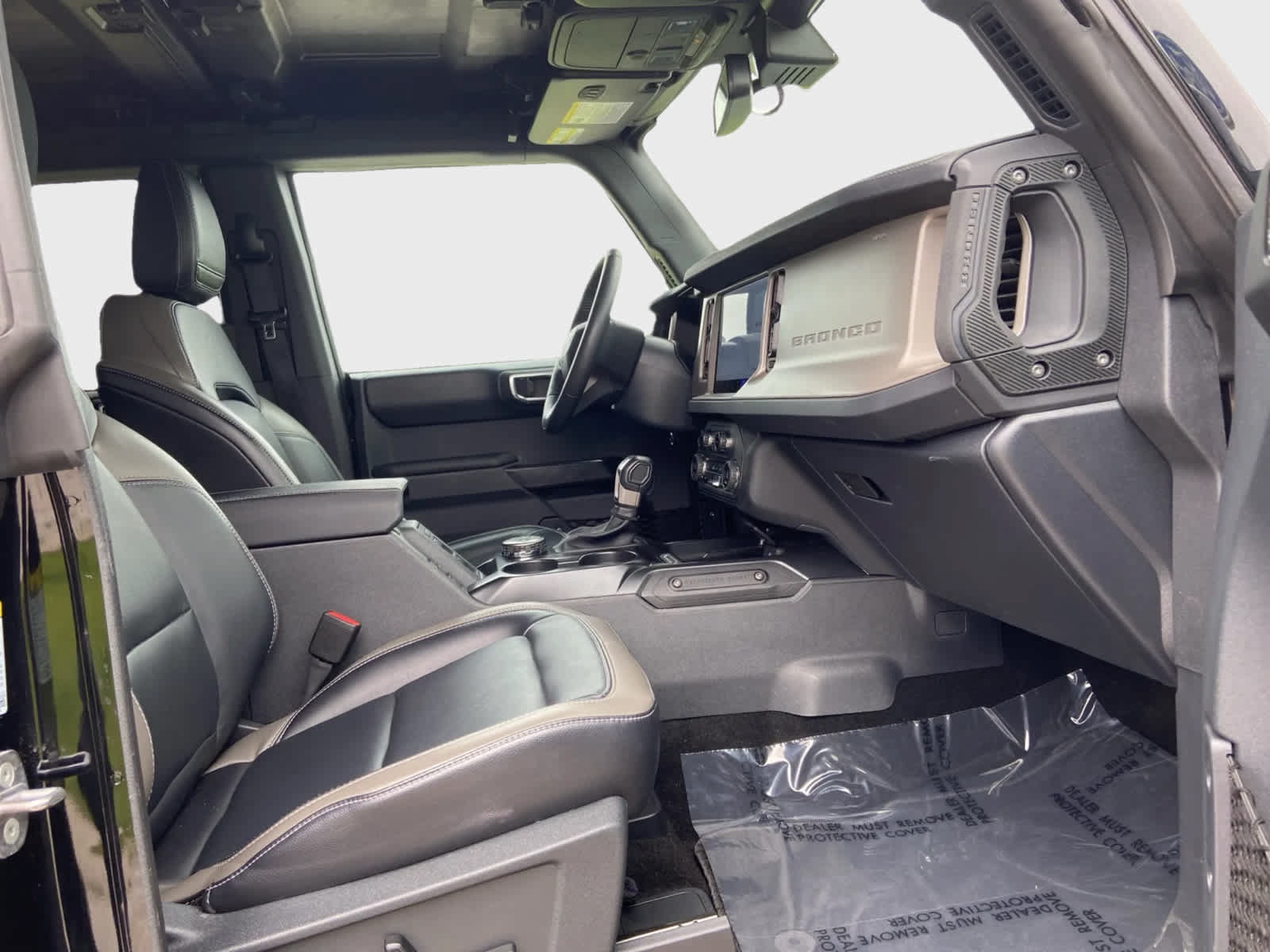 Used 2025 Ford Bronco Outer Banks AWD/4WD image 18