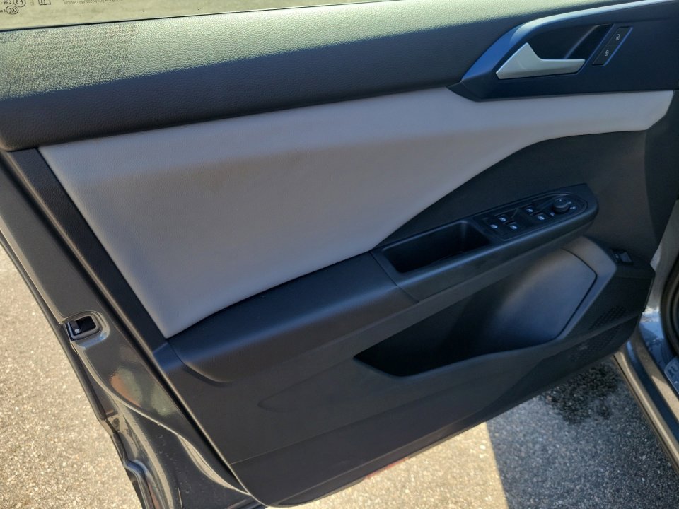 Used 2022 Volkswagen Taos SE image 36