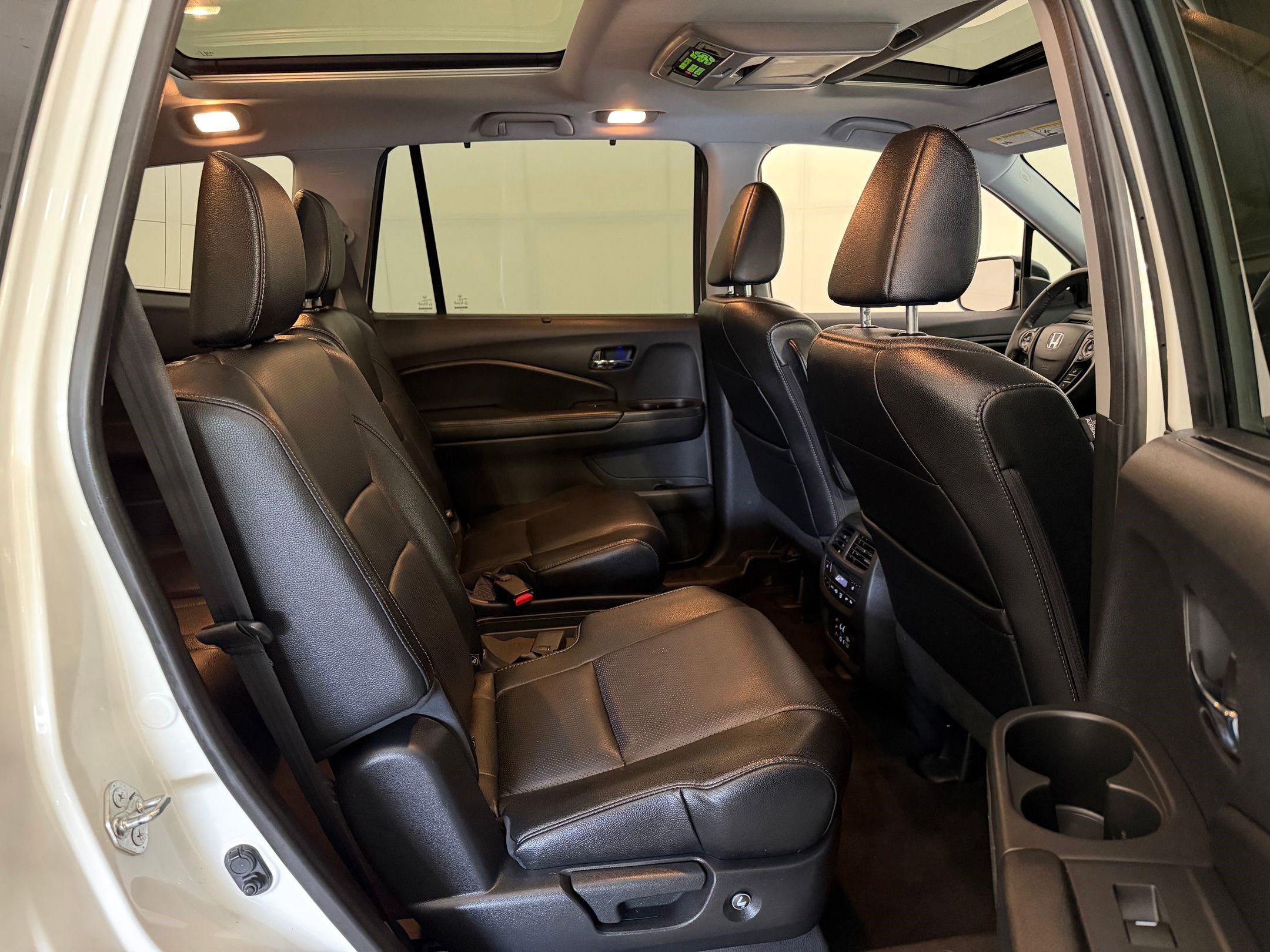 Used 2017 Honda Pilot Elite image 35