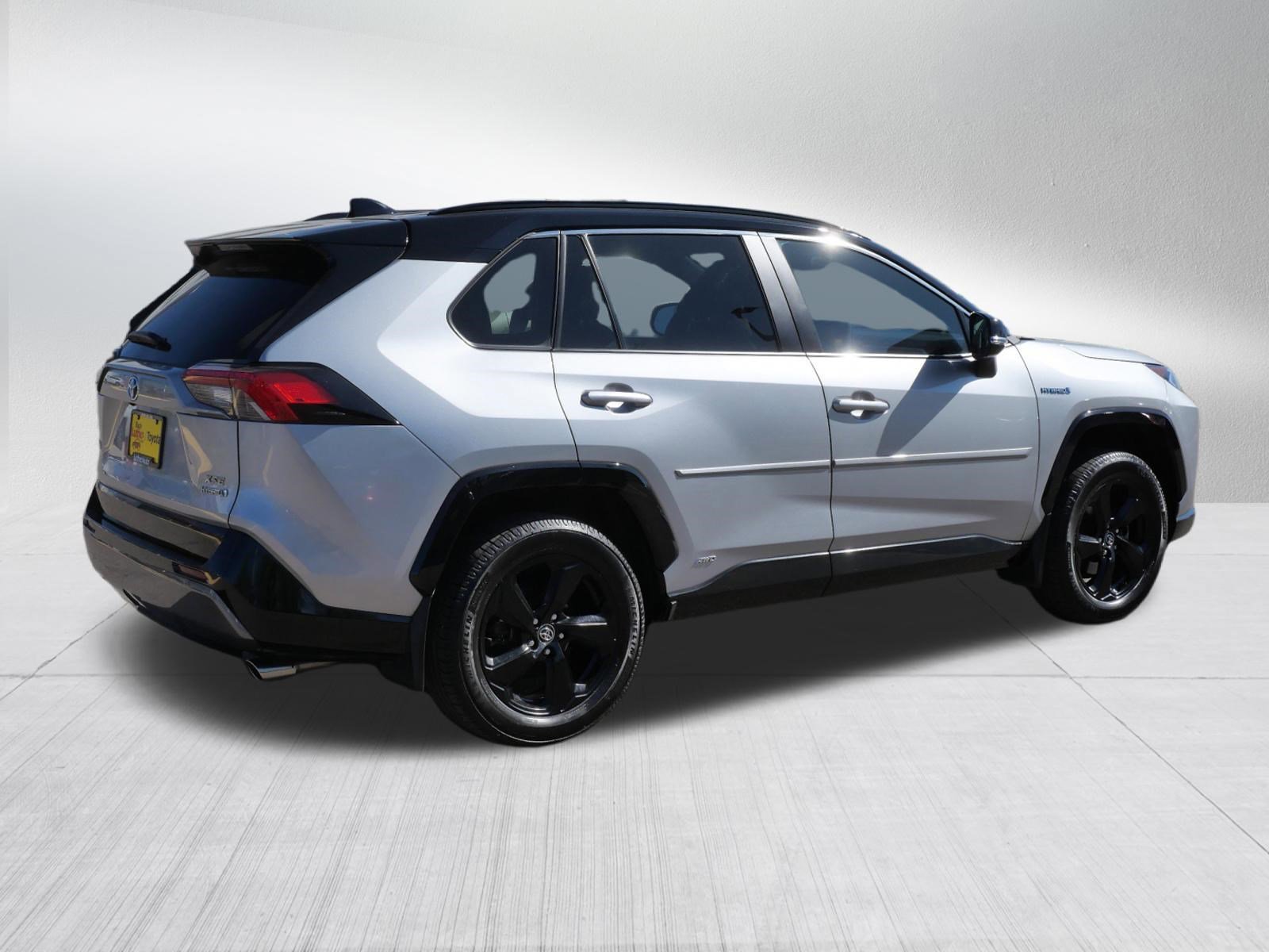 Used 2021 Toyota RAV4 XSE w/ XSE Grade Weather Package AWD/4WD image 8