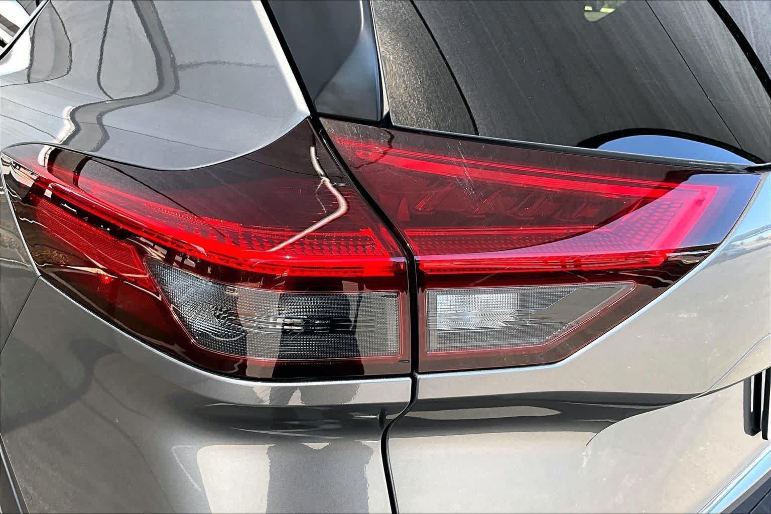 Used 2023 Nissan Rogue SV FWD image 29