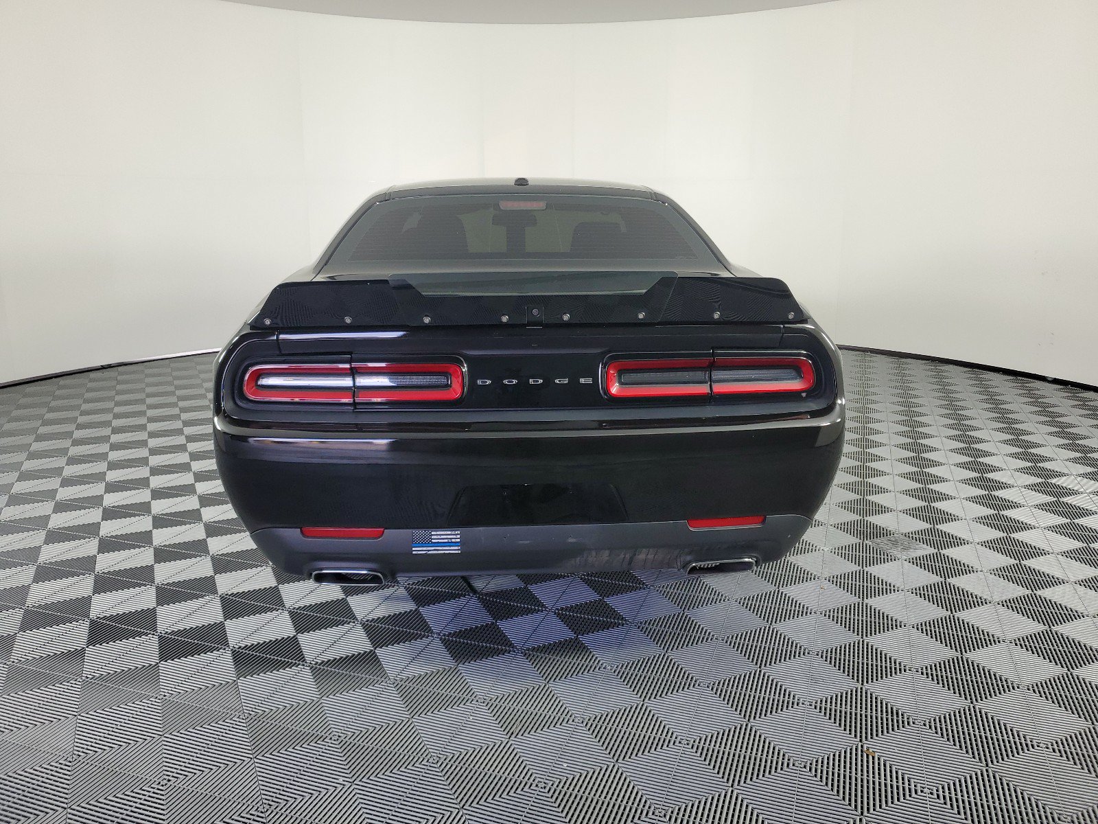 Used 2018 Dodge Challenger SXT w/ Blacktop Package RWD image 6