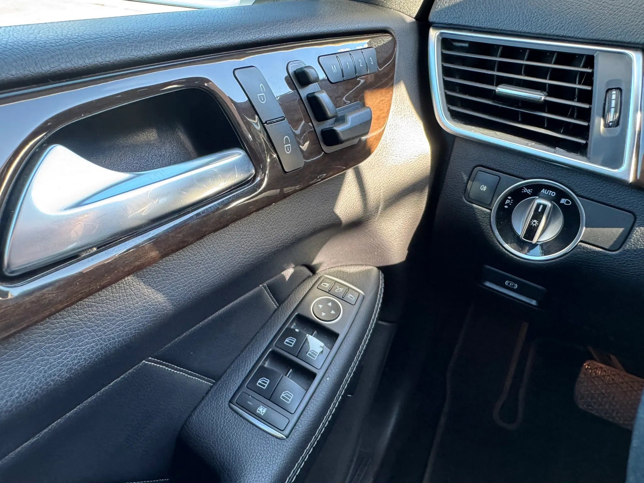Used 2016 Mercedes-Benz GL 450 4MATIC image 30