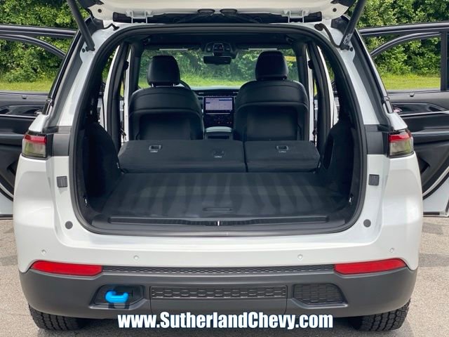 Used 2024 Jeep Grand Cherokee Trailhawk w/ Luxury Tech Group III AWD/4WD image 50