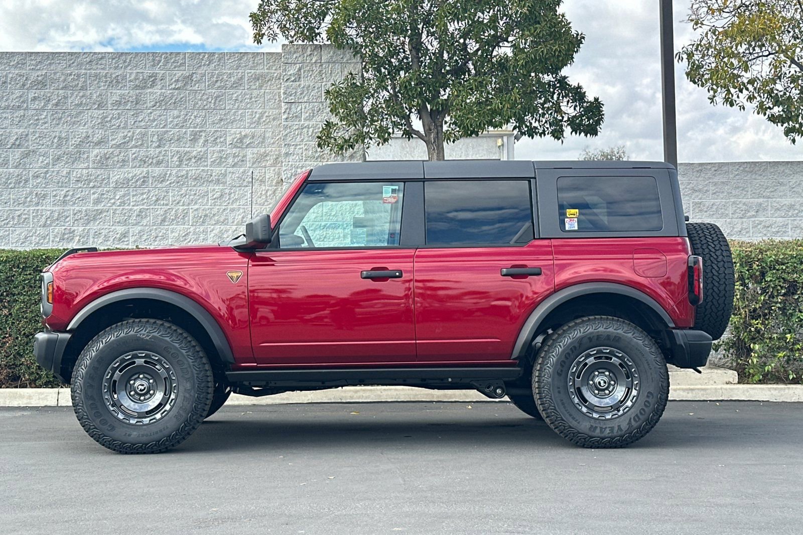 New 2025 Ford Bronco Badlands w/ Sasquatch Package image 7