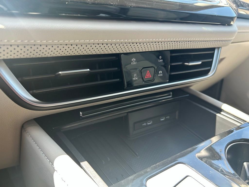 Used 2025 Volkswagen Atlas SE w/ Panoramic Sunroof Package image 52