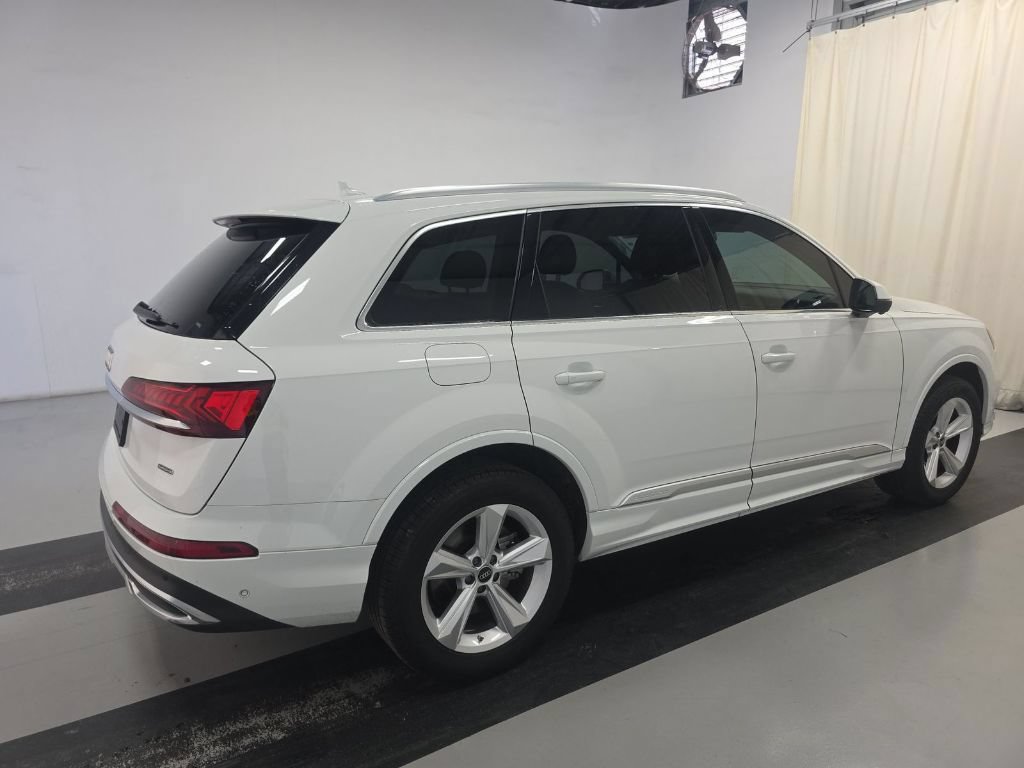 Used 2023 Audi Q7 2.0T Premium Plus w/ Premium Plus Package AWD/4WD image 2