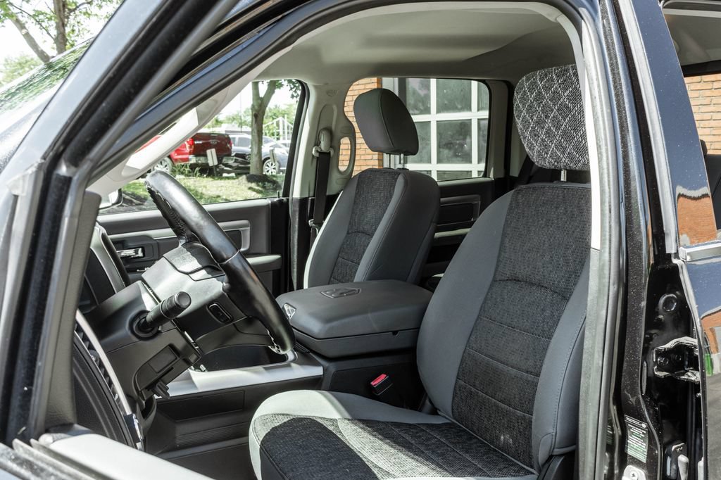 Used 2016 RAM 1500 Classic SLT w/ SLT Plus D←cor Group AWD/4WD image 7