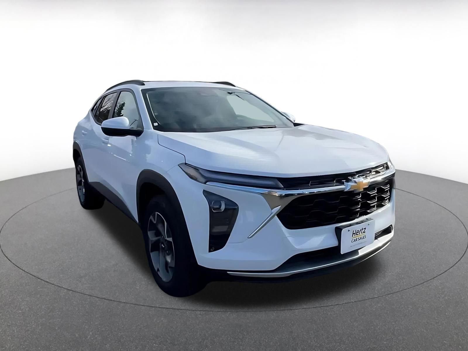 Used 2025 Chevrolet Trax LT image 3