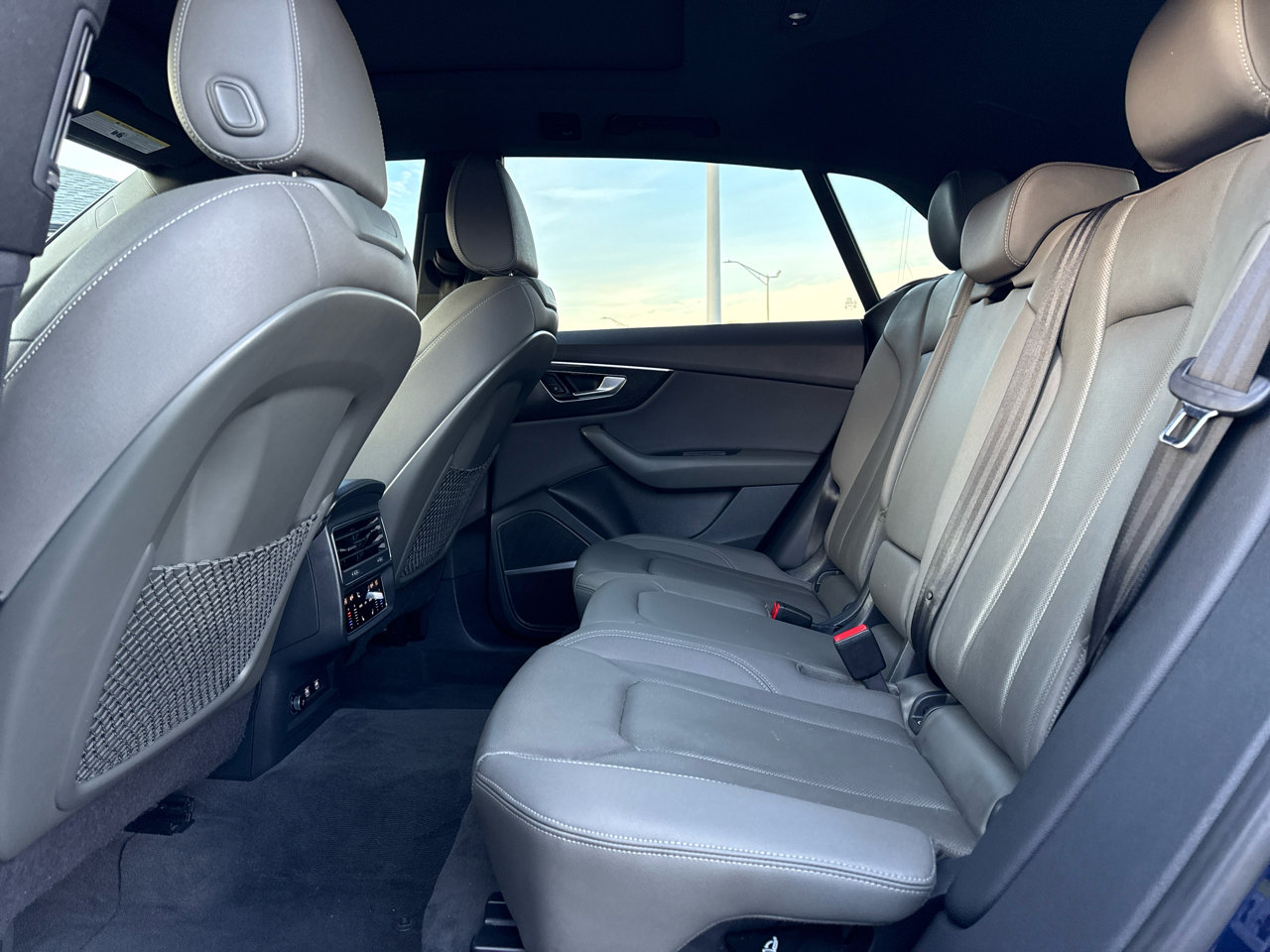 Used 2019 Audi Q8 Premium Plus w/ Premium Plus image 29