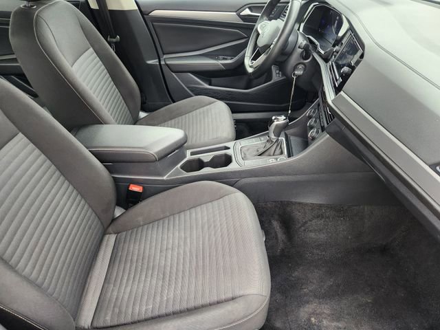 Used 2024 Volkswagen Jetta SE image 11