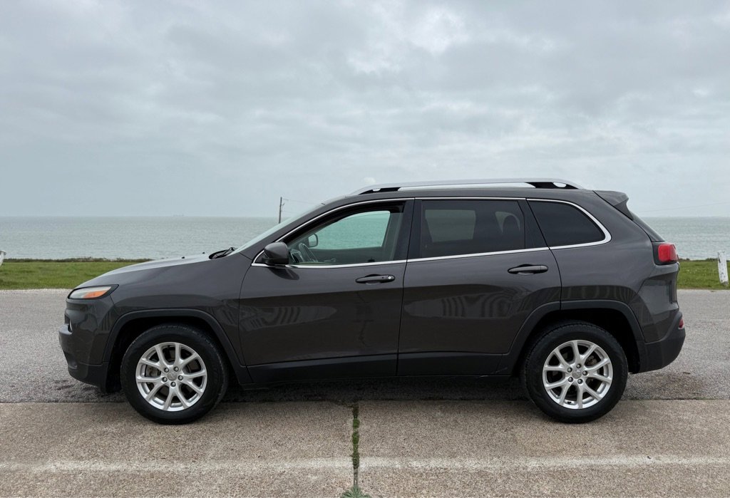 Used 2014 Jeep Cherokee Latitude w/ Comfort/Convenience Group image 8