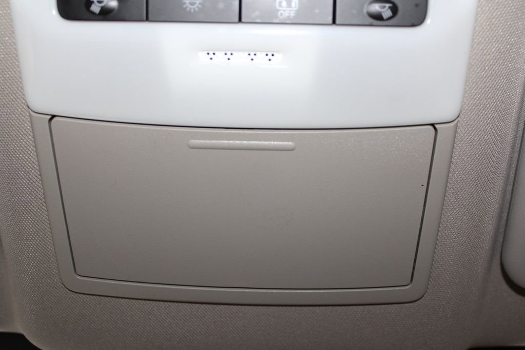 Used 2025 Nissan Rogue S AWD/4WD image 33