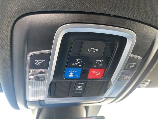 Used 2023 RAM 1500 Limited AWD/4WD image 17