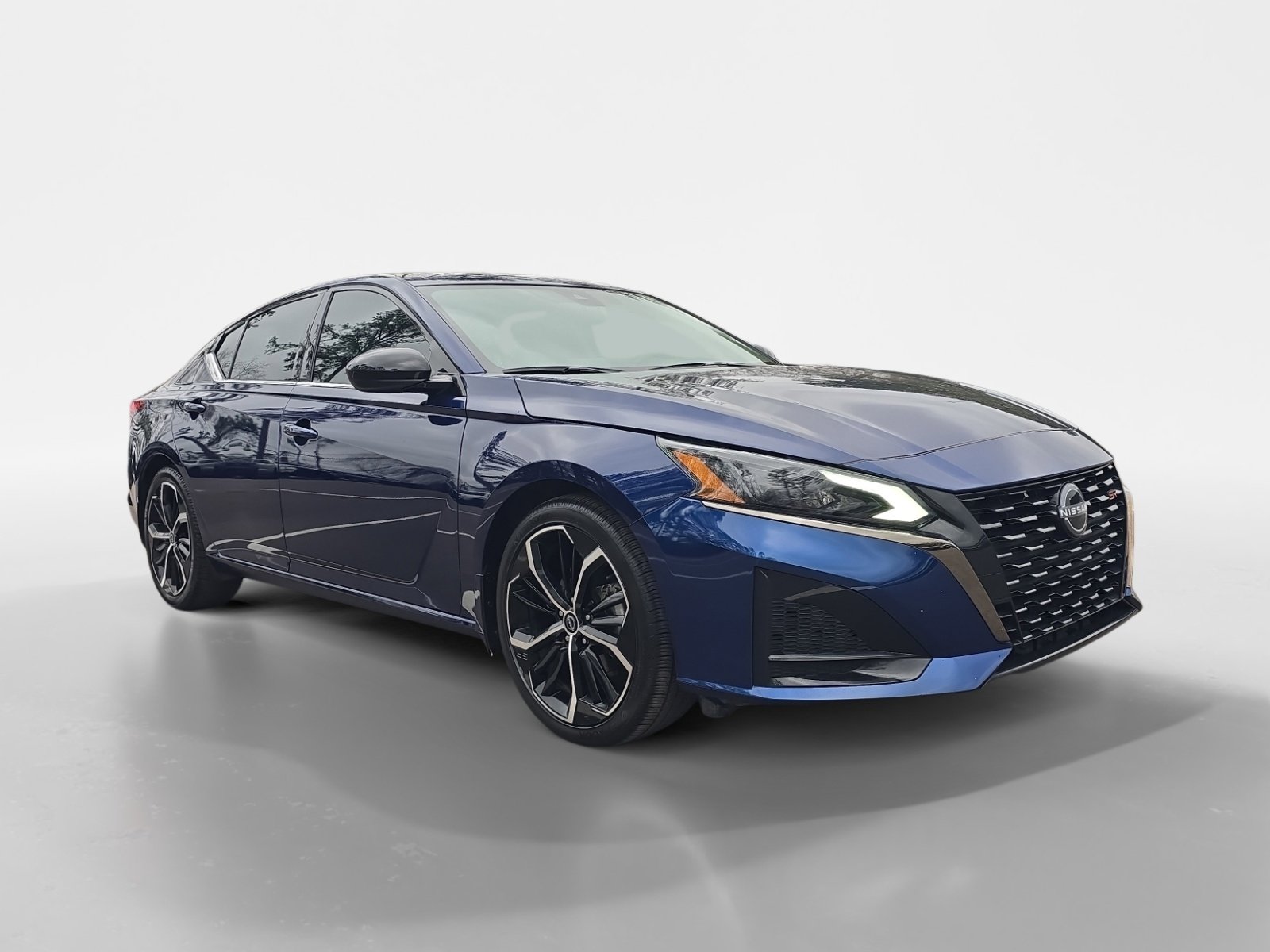 Used 2024 Nissan Altima 2.5 SR w/ SR Premium Package image 7