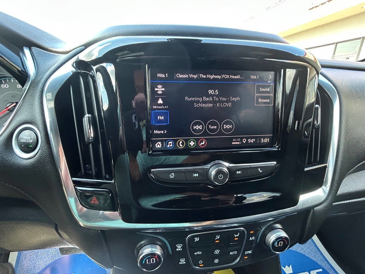 Used 2023 Chevrolet Traverse LT FWD image 16