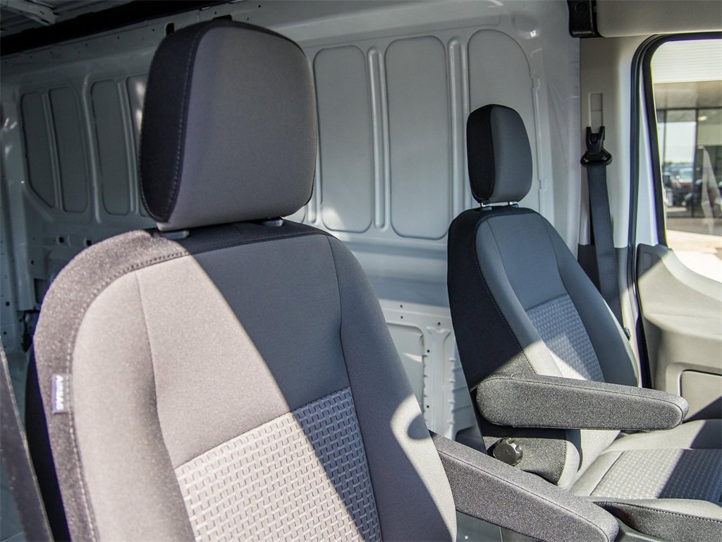 New 2026 Ford Transit 250 148 Medium Roof image 18
