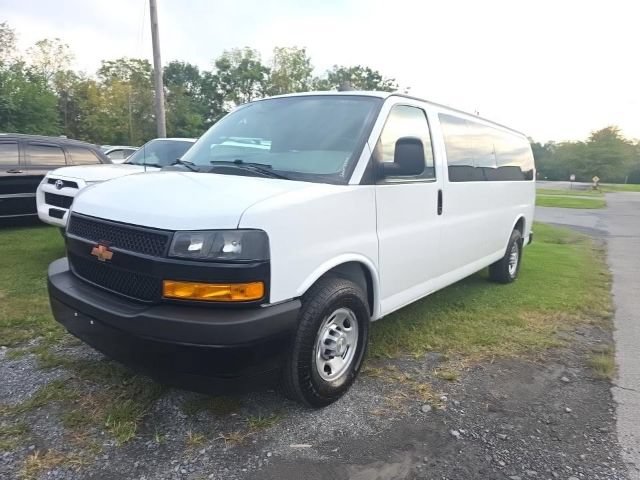 Used 2020 Chevrolet Express 3500 LS RWD image 4