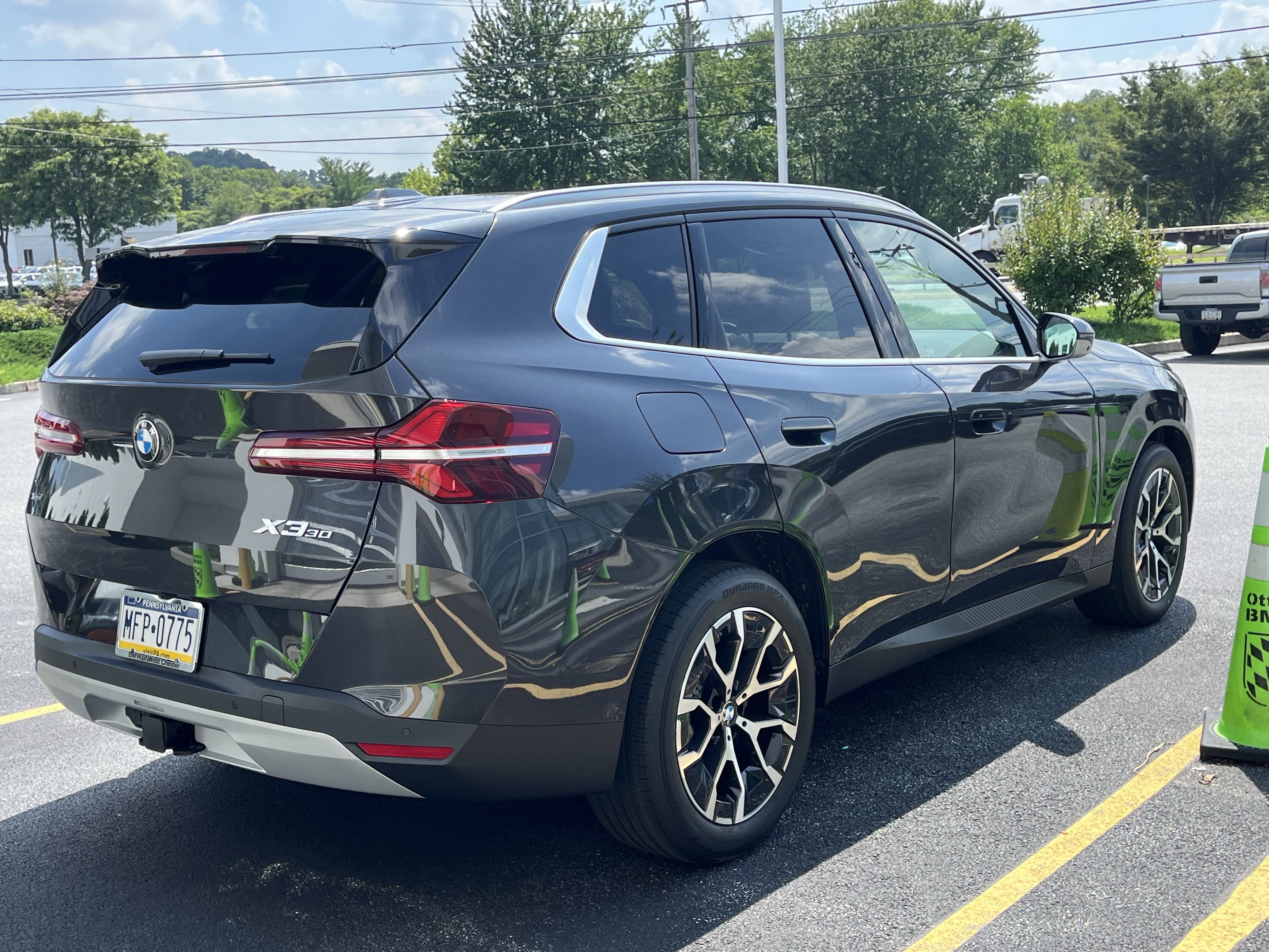 Certified 2025 BMW X3 xDrive30i w/ Premium Package image 6