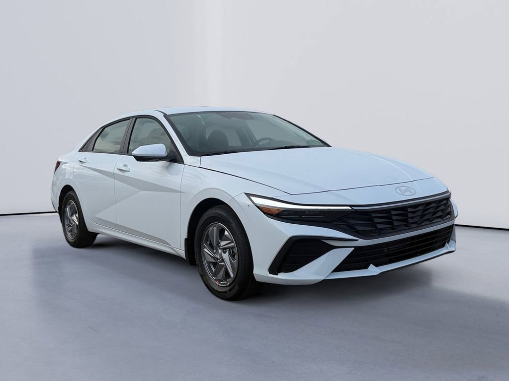 New 2026 Hyundai Elantra SE FWD image 1