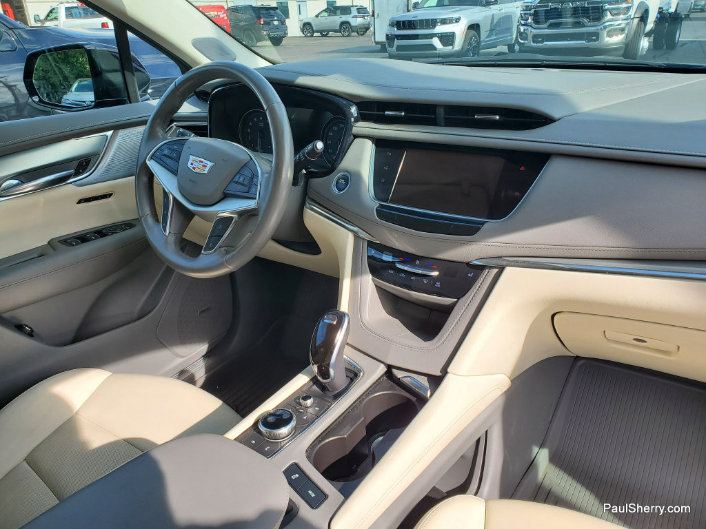 Used 2021 Cadillac XT5 Premium Luxury AWD/4WD image 4