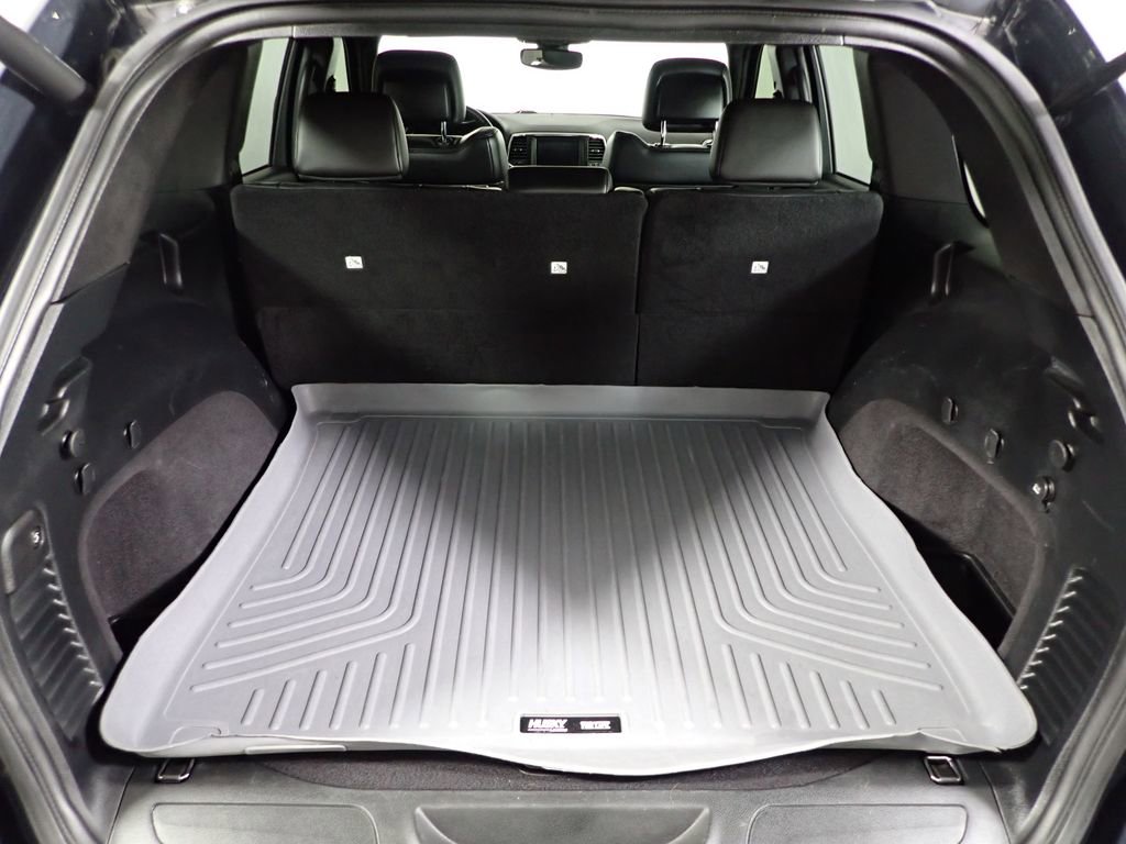 Used 2018 Jeep Grand Cherokee Altitude image 17