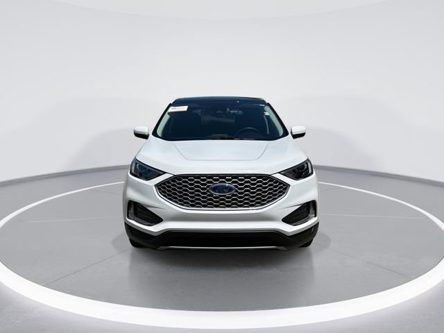 Used 2024 Ford Edge SEL w/ Convenience Package AWD/4WD image 3