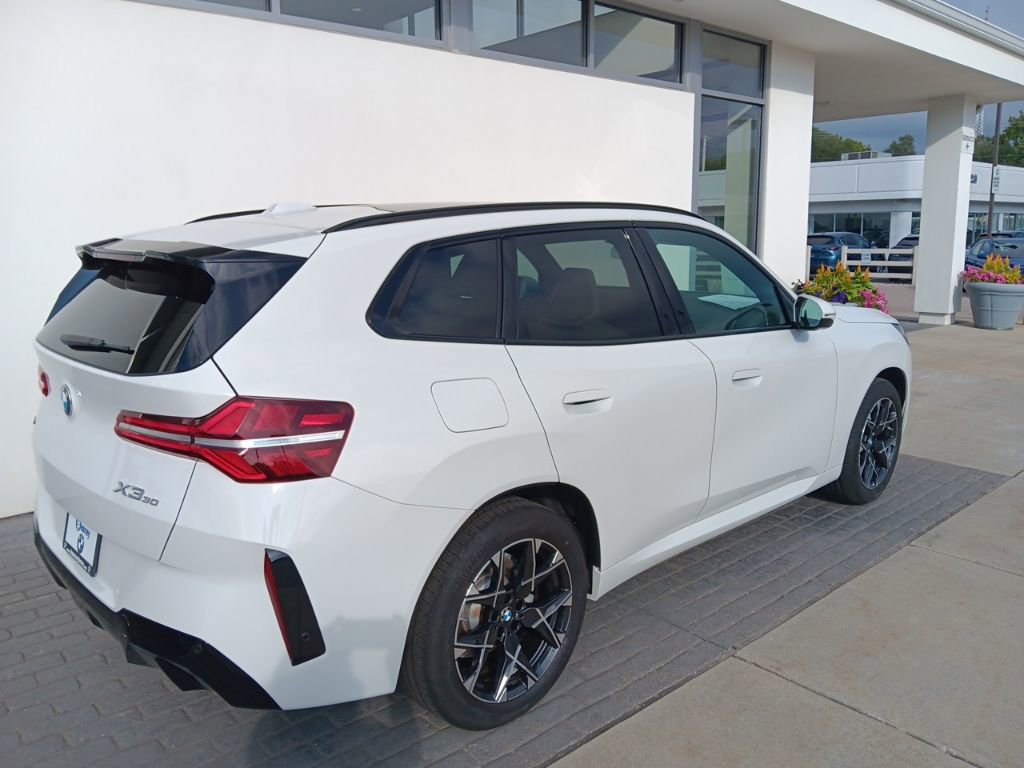 Used 2025 BMW X3 xDrive30i w/ M Sport Package image 5