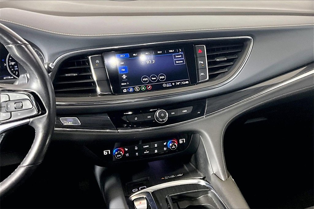 Used 2024 Buick Enclave Premium image 5
