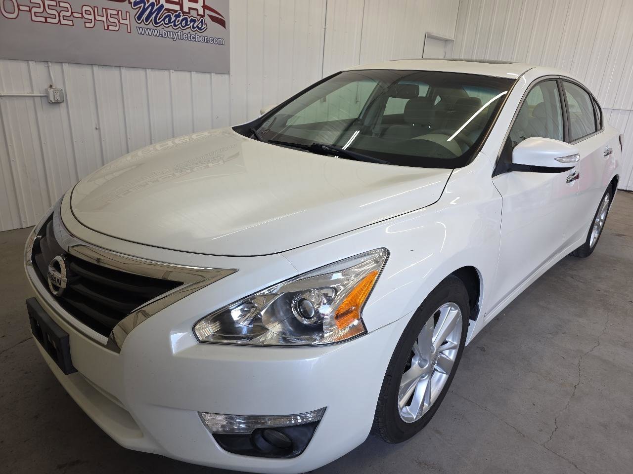 Used 2015 Nissan Altima 2.5 SL w/ Technology Package FWD image 4