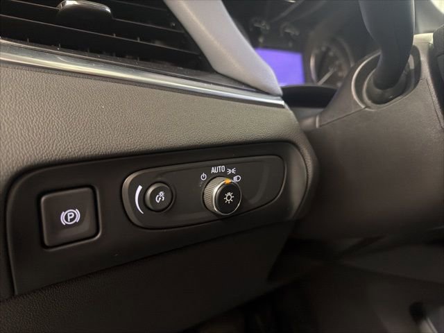 Used 2021 Buick Enclave Essence FWD image 19