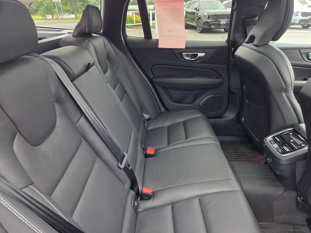 Used 2024 Volvo V60 B5 Cross Country Ultimate AWD/4WD image 30