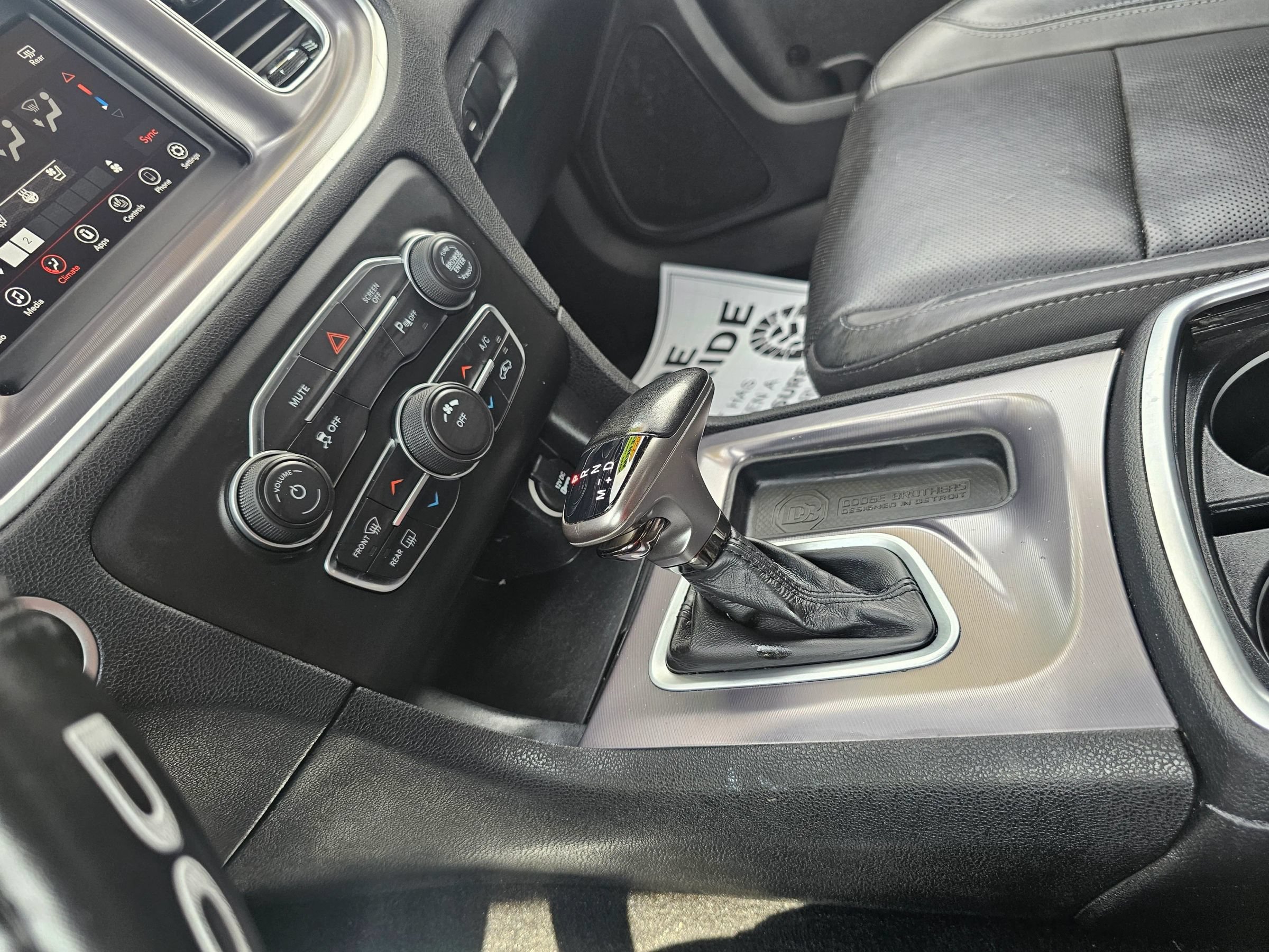 Used 2021 Dodge Charger SXT w/ Leather Interior Group RWD image 23