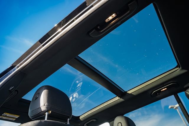 Certified 2025 Mercedes-Benz GLS 450 4MATIC image 37