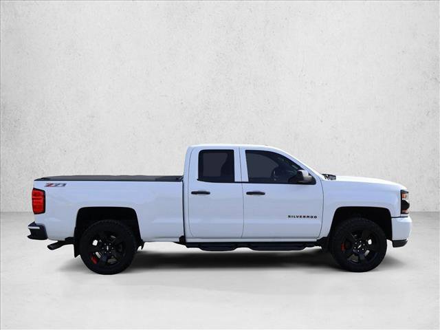 Used 2017 Chevrolet Silverado 1500 LT w/ Redline Edition AWD/4WD image 4