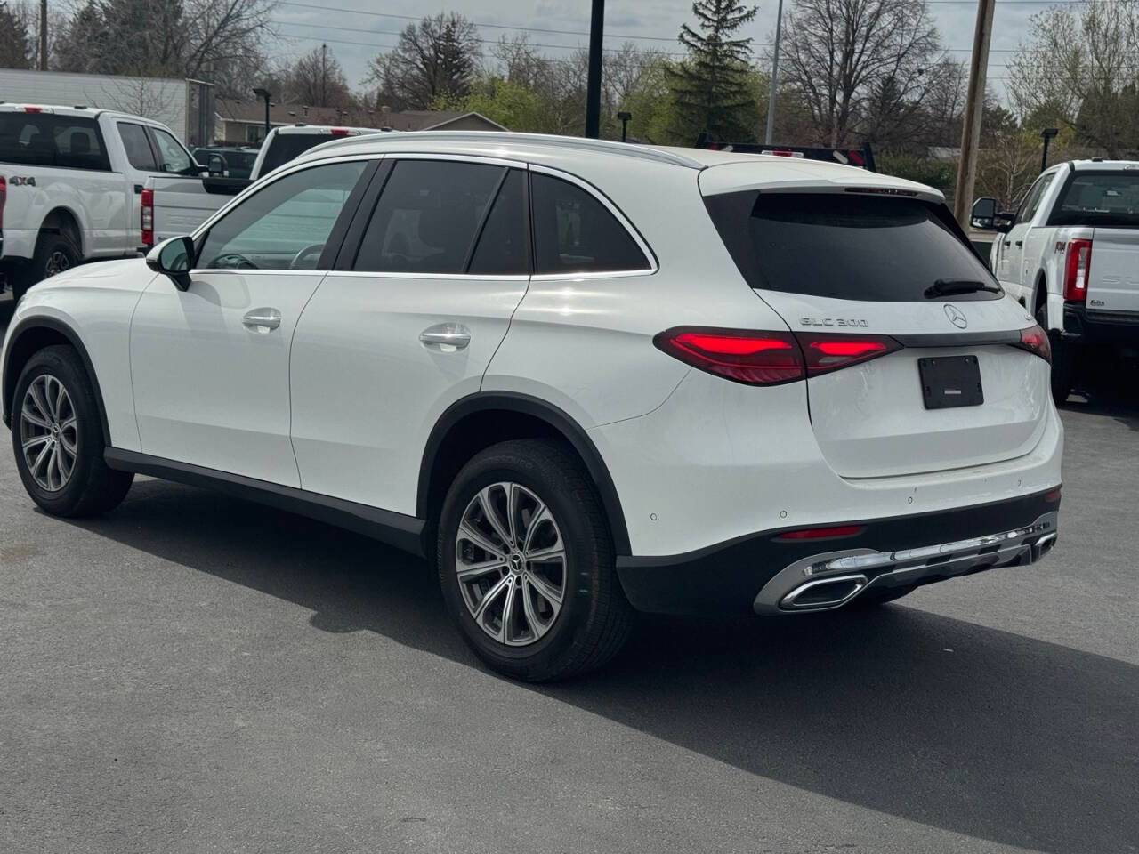 Used 2024 Mercedes-Benz GLC 300 4MATIC image 5