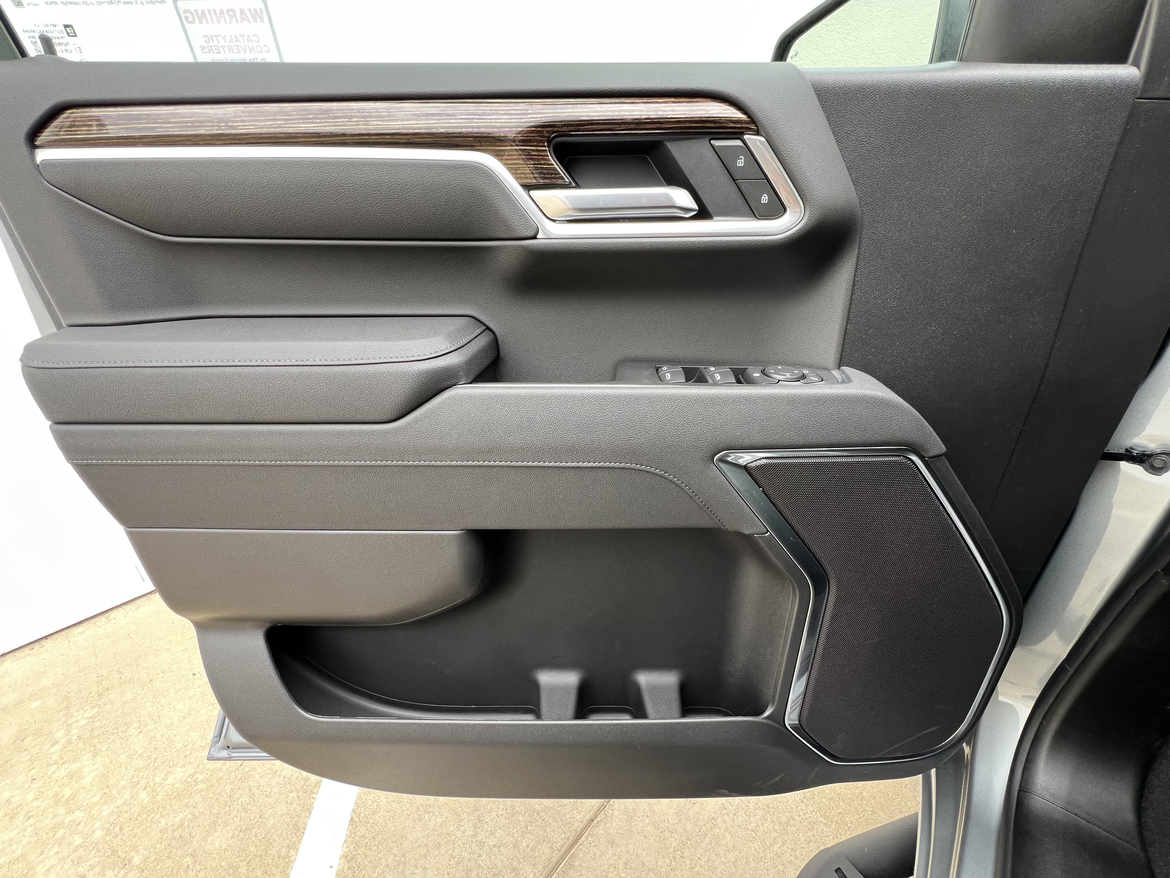 New 2026 GMC Sierra 1500 SLE w/ Preferred Package image 14