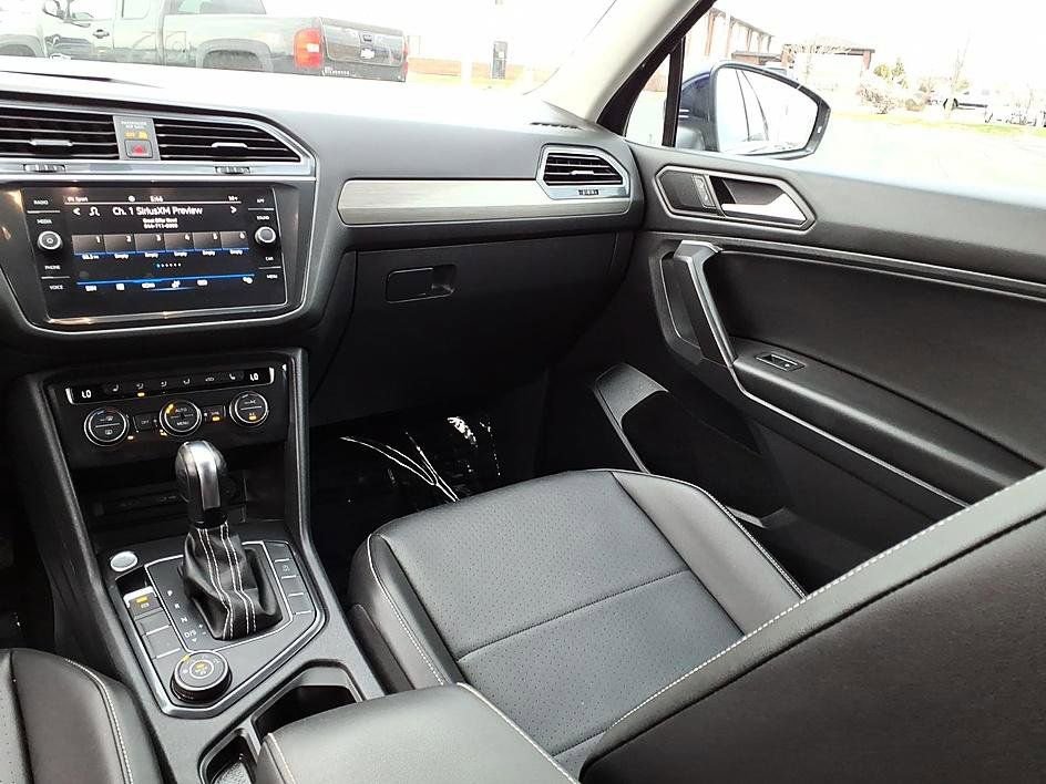 Used 2021 Volkswagen Tiguan SE image 22