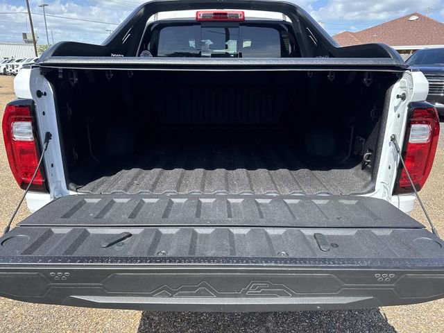 Used 2025 GMC Canyon AT4 w/ Nightfall Edition image 10