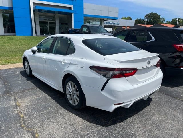Used 2023 Toyota Camry SE FWD image 2