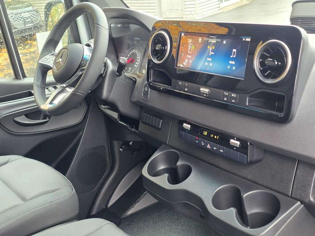 New 2026 Mercedes-Benz Sprinter 2500 image 18